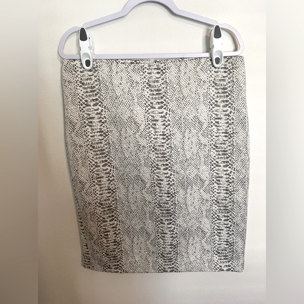 EUC Ann Taylor Skirt in Women’s Size 12